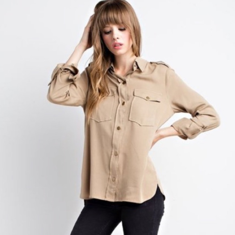 ✨|🎉HOST PICK🎉| Tan Utility Button Up